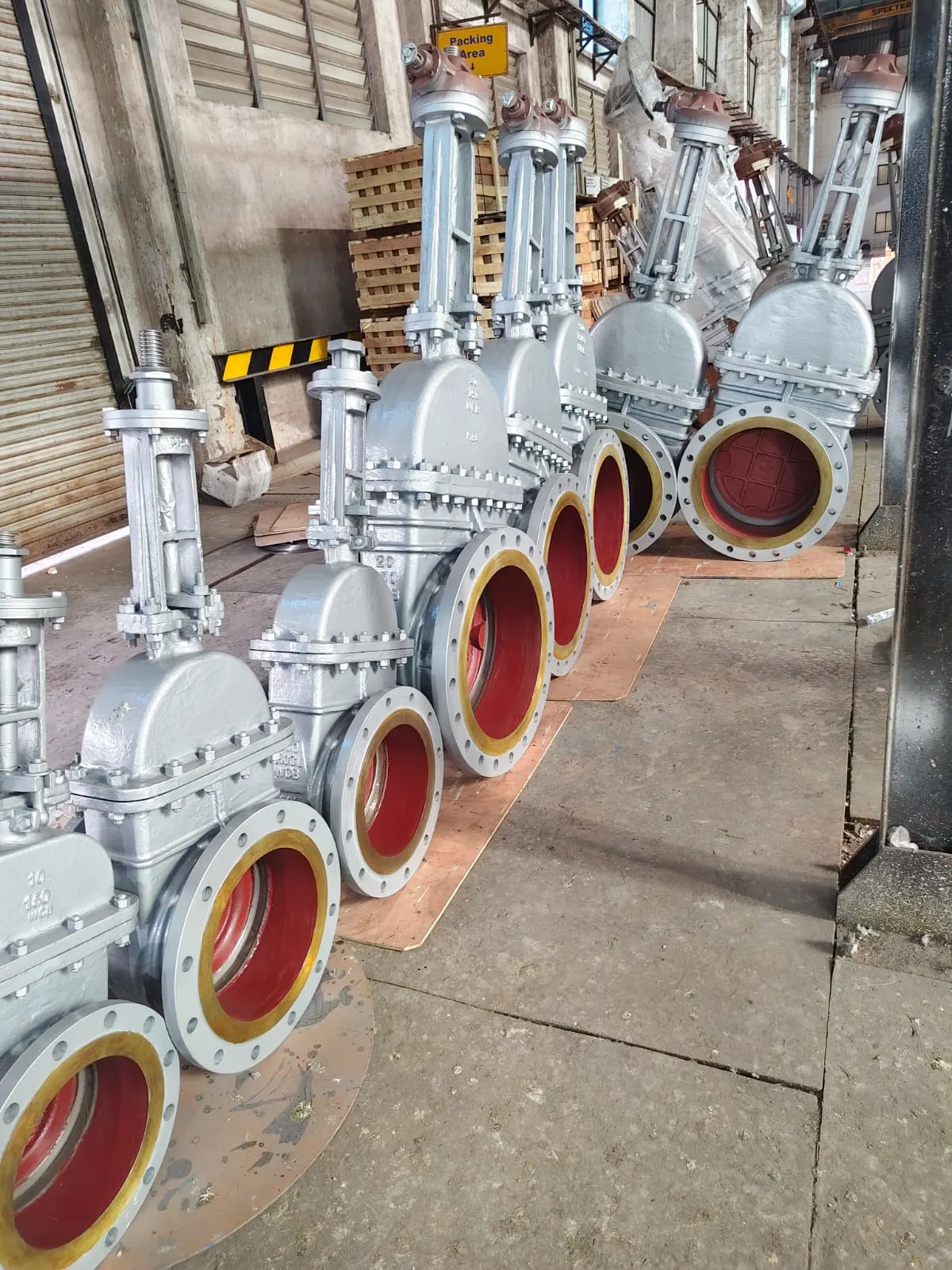 Protective End Flange Cap Staging
